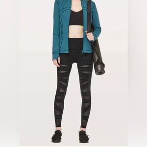 Lululemon limited edition Size 4 mesh inserts Wunder under leggings